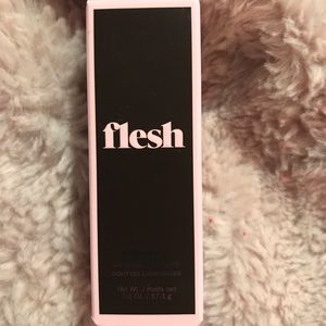 Ripe Flesh Glisten Drops in Aura